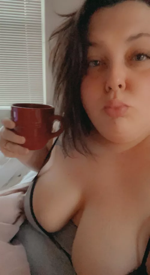 GM! ☀️ natural this morning, everyone have a fantastic day! 🥰