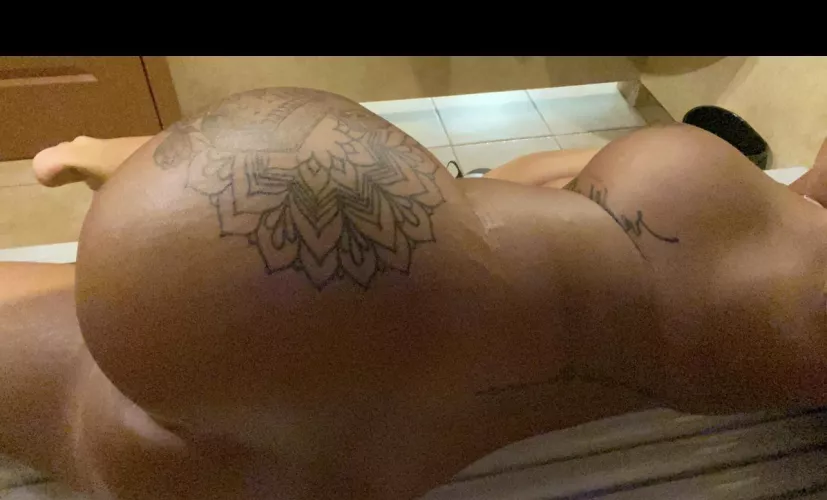 Go naked. No tanlines. 👅