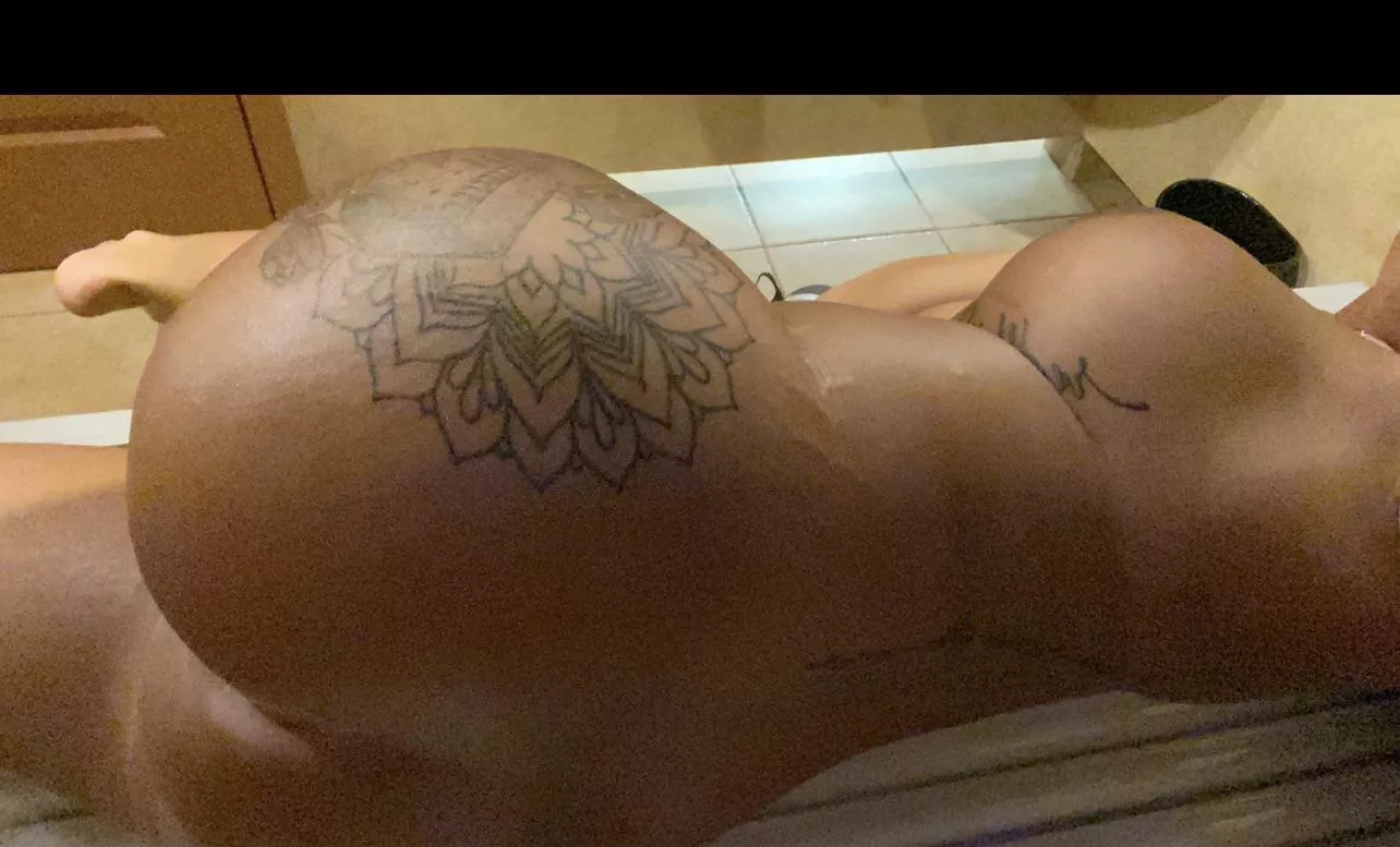 Go naked. No tanlines. 👅