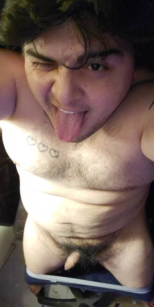 God... the rain makes me so horny >_<