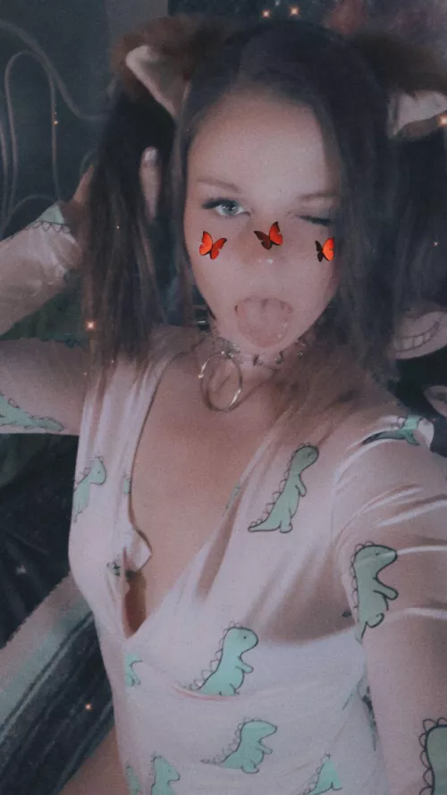 Going live rn! @spookybebop come say hey and play xx