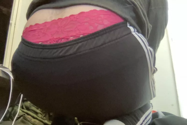 Going out in public like this. Hopefully someone notices 😈