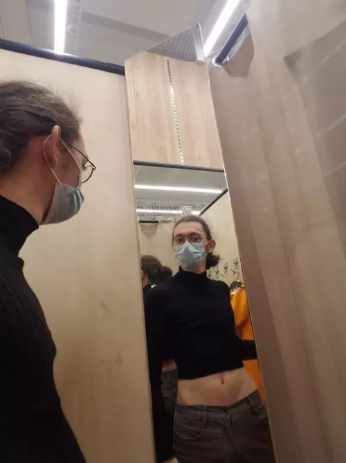 going out to buy my first crop top got me that pic God I love hip bones I hope you do too ;)