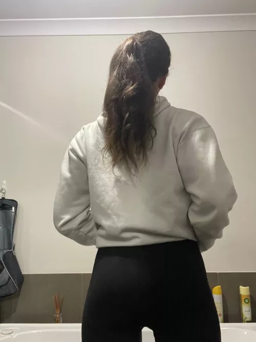 Going outside like this, I know its pretty androgynous, but it’s way more feminine than I’m used to okay 🙄 Going outside like this, I know its pretty androgynous, but it’s way more feminine than I’m used to okay 🙄