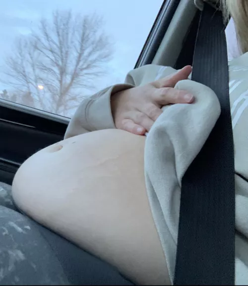 Going to attempt to eat 5 macs! ☺️🍔🍔🍔🍔🍔 ,time to expand the wardrobe again soon lol