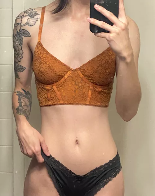 going to explore the city by myself bc iām bored ~