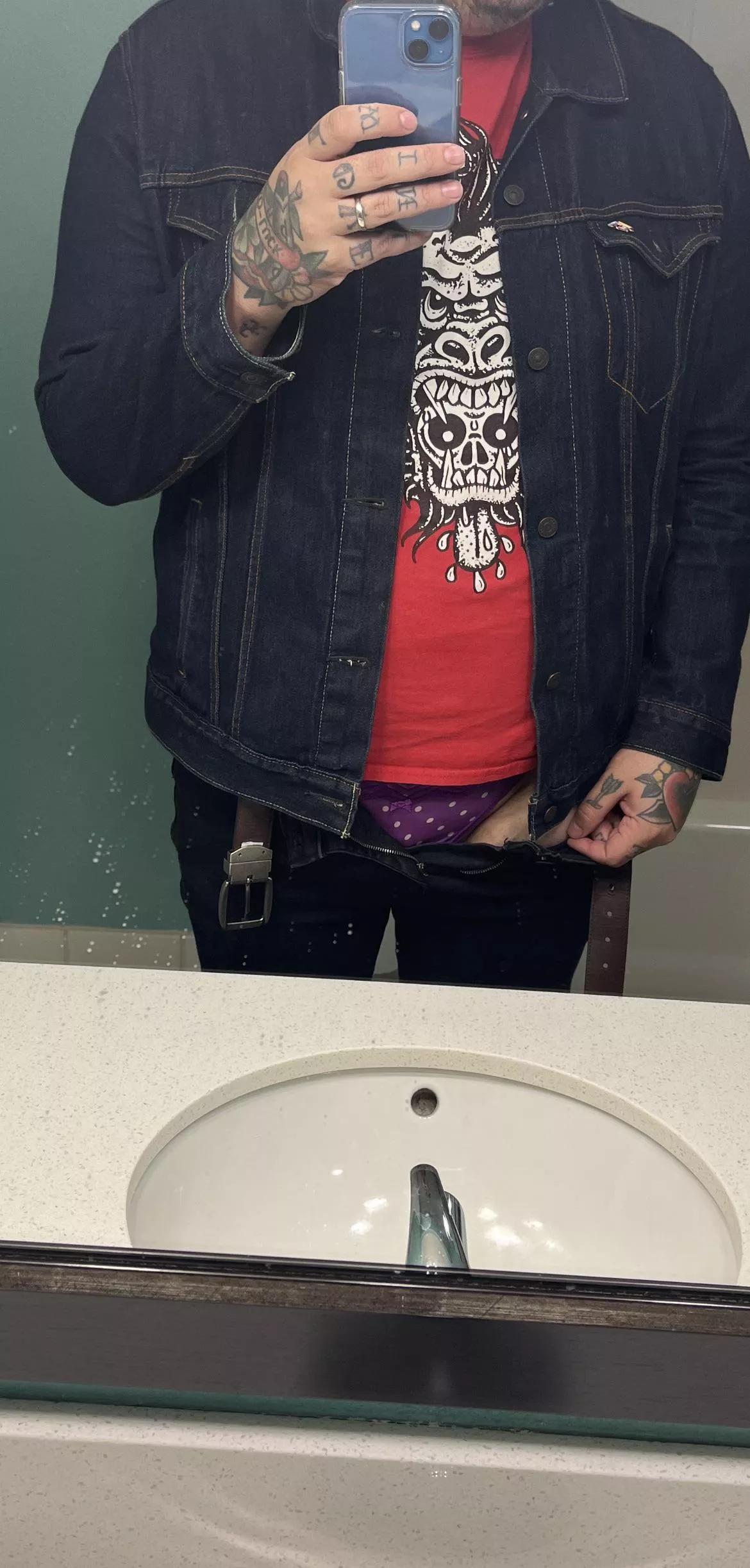 Going to the art museum