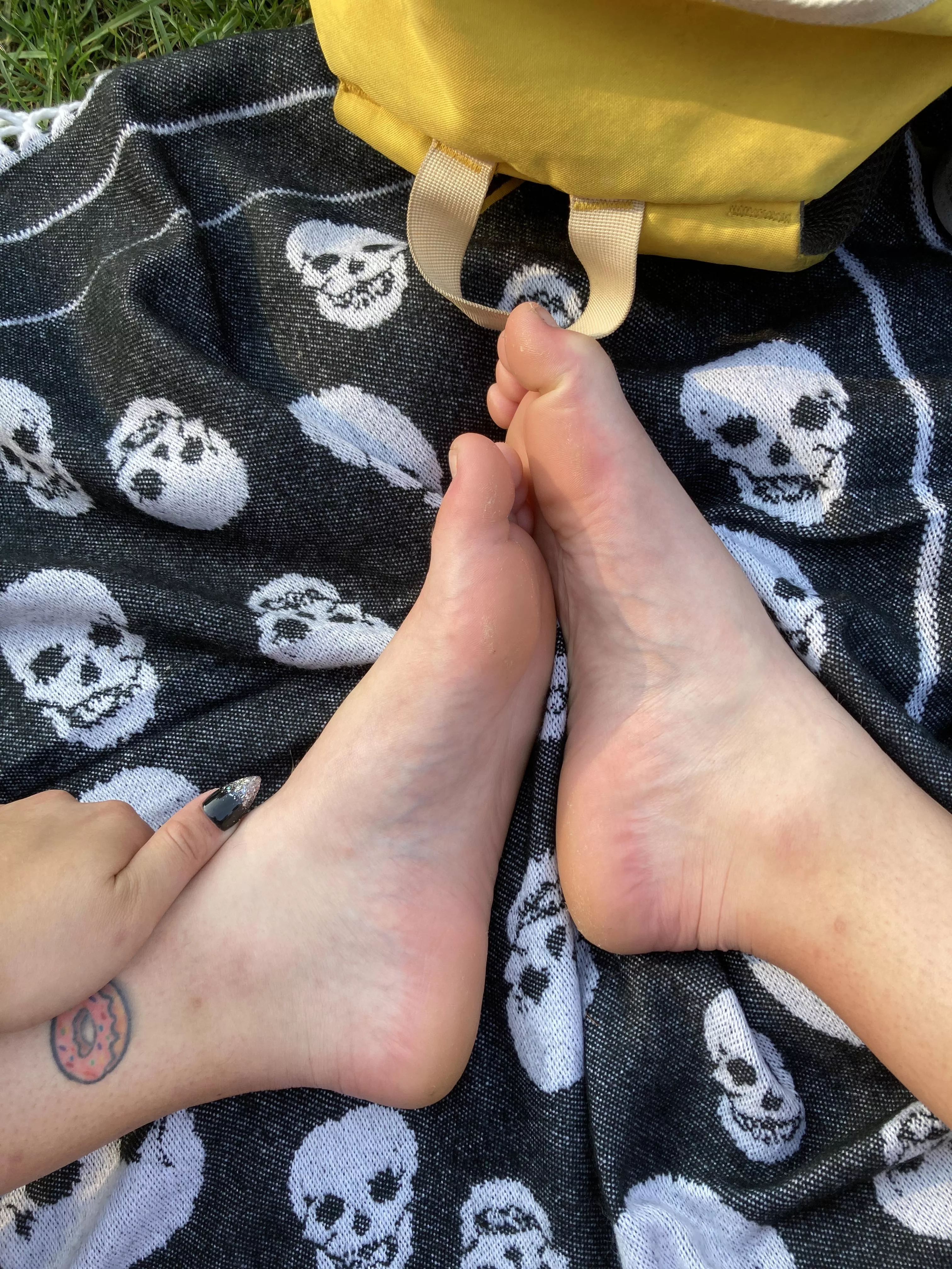 golden hour but make it feet pics π golden hour but make it feet pics π