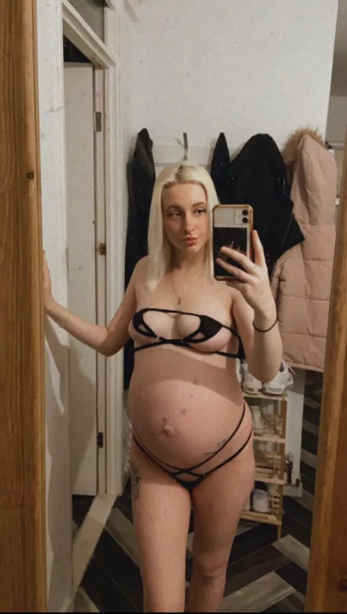 Gonna be looking like this in labour😈 Gonna be looking like this in labour😈
