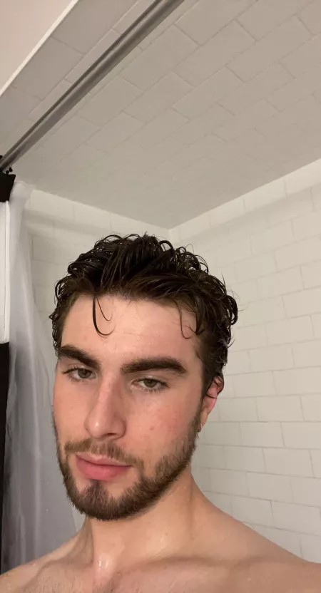 Good morning gays and “bros”🌞💁🏼‍♀️