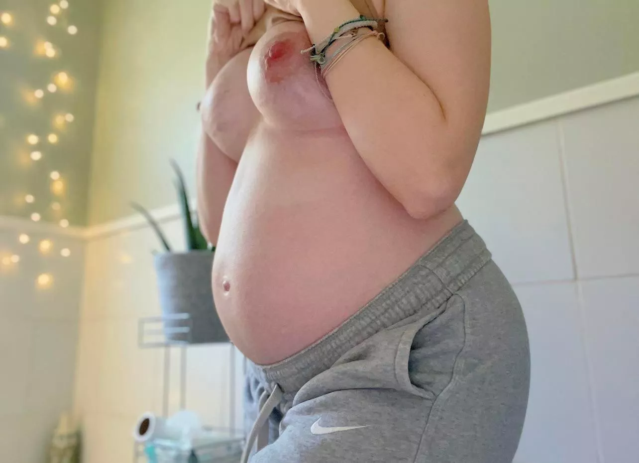 Good morning guys! 26 weeks today! ๐๐ฅโ๏ธ Craving pancakes. Good morning guys! 26 weeks today! ๐๐ฅโ๏ธ Craving pancakes.