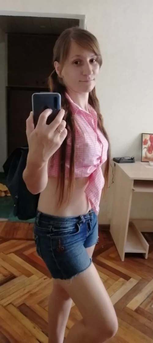 Good morning ☀️ Have a great Weekend 💞🤗 What are the plans? We have rain and snow. That's why I wouldn't go out today. Blanket, TV and tea... Everything you need now. Of course, I still need a great company🤗