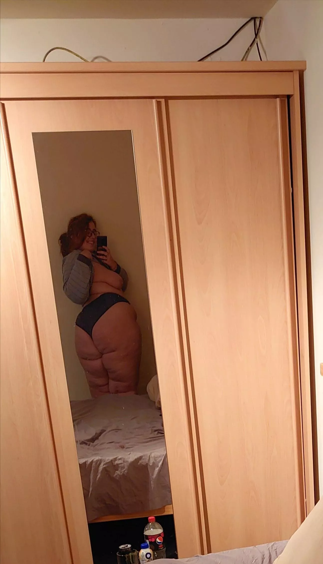 Good Morning Lovelies 😘 a good way to start your day is seeing some tush, just doing my best to help with that. Hope yous have a great day :)