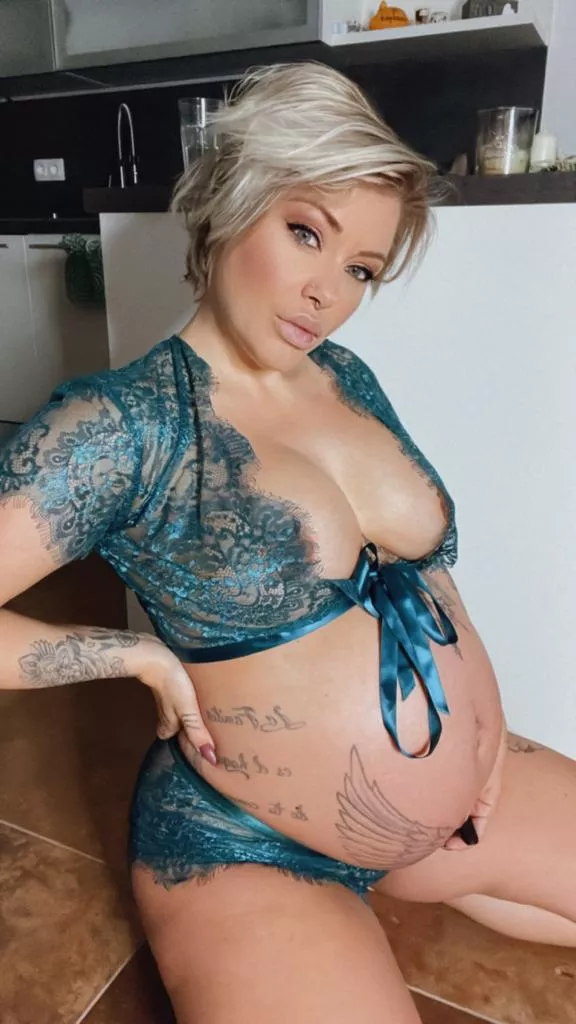 Good morning mommy is horny๐๐ Good morning mommy is horny๐๐