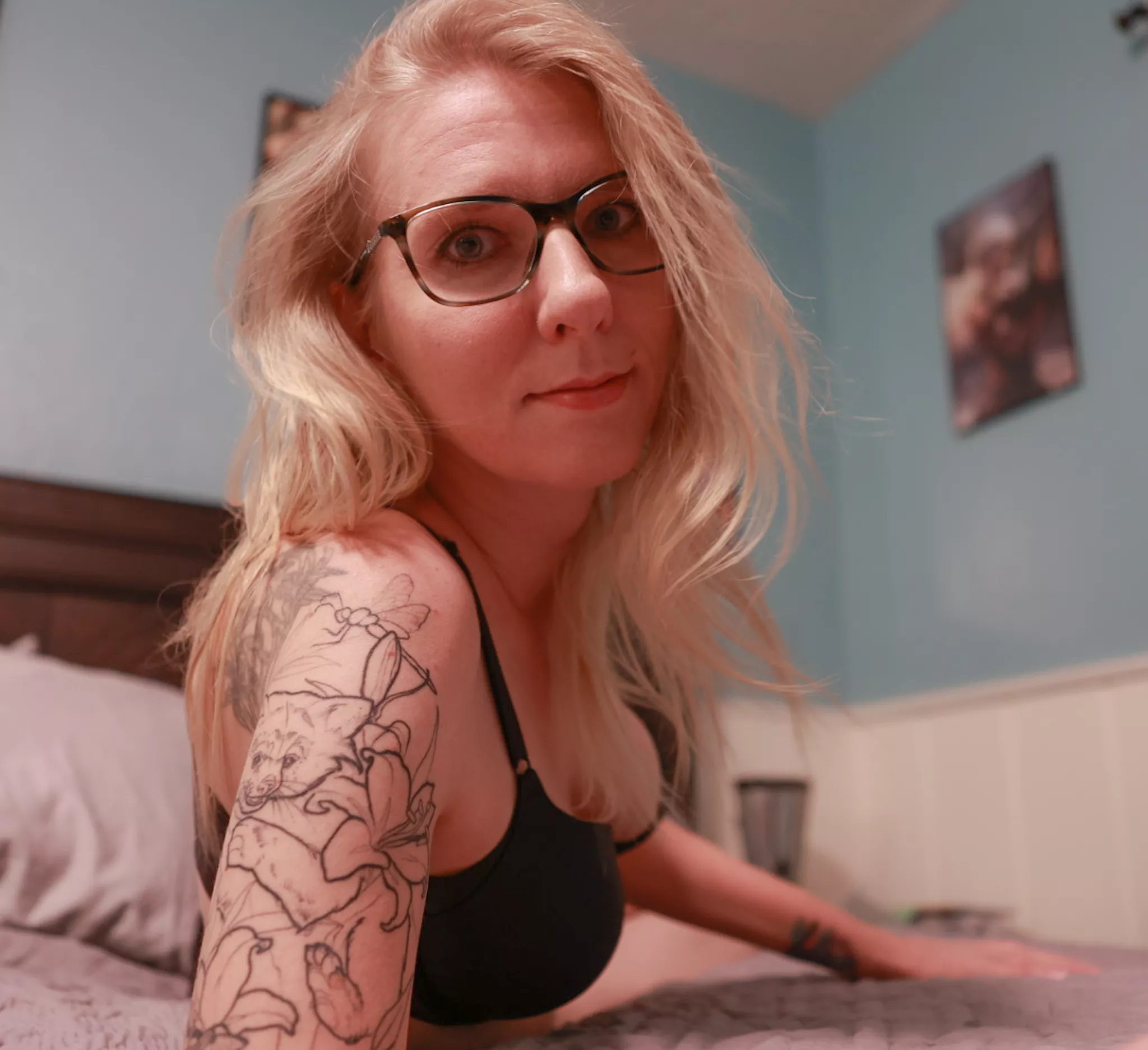 Good morning, now let's call out and stay in bed (f) Good morning, now let's call out and stay in bed (f)