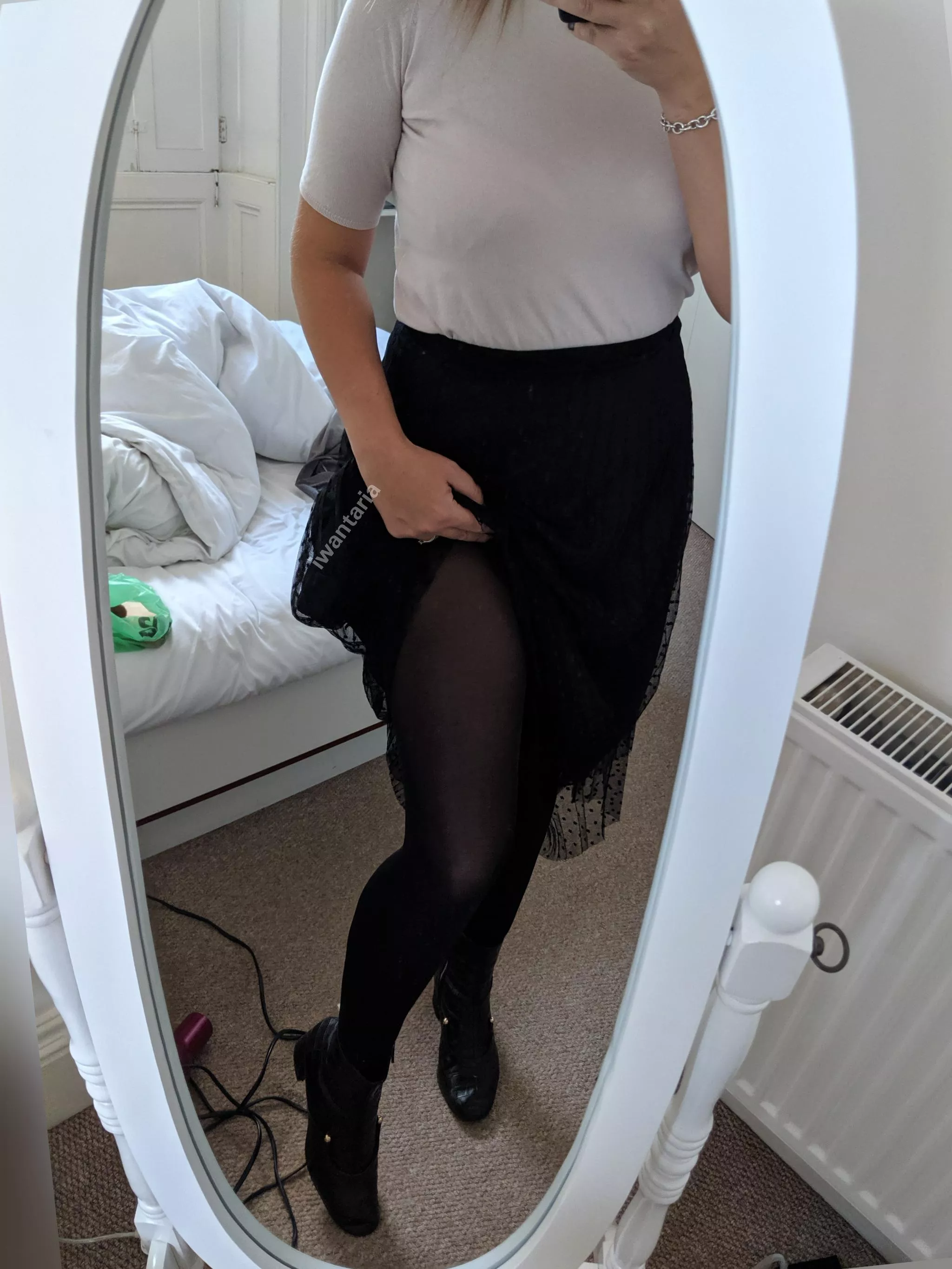 Good morning pantyhose lovers. Today's selfie :) Good morning pantyhose lovers. Today's selfie :)