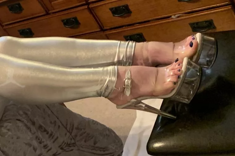 Good morning! The Highest Heel, size 6.5. Good morning! The Highest Heel, size 6.5.