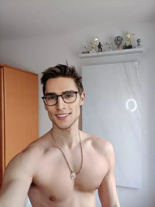 Good style with the chain? :)