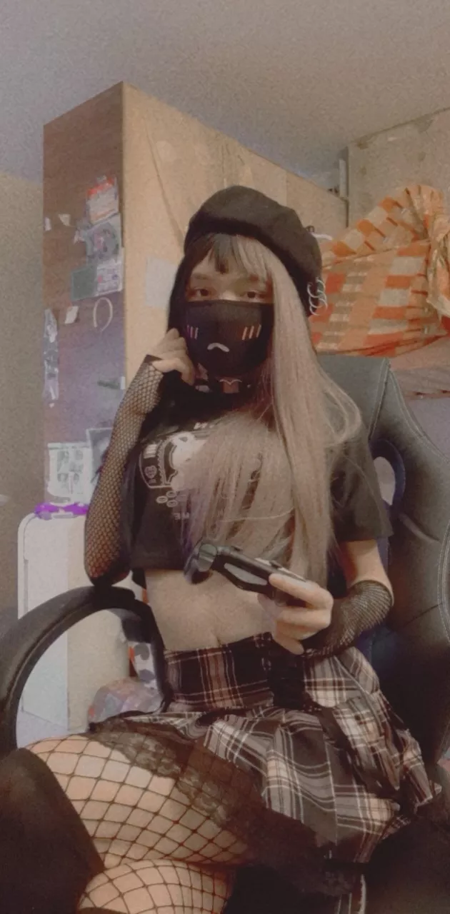 Goodmorning peeps, do i make a convincing egirl☺?