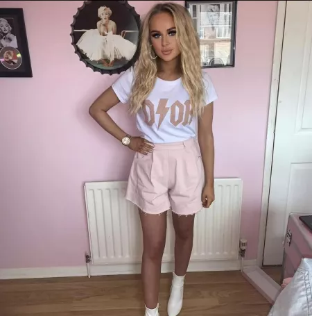 Gorgeous blonde Gorgeous blonde