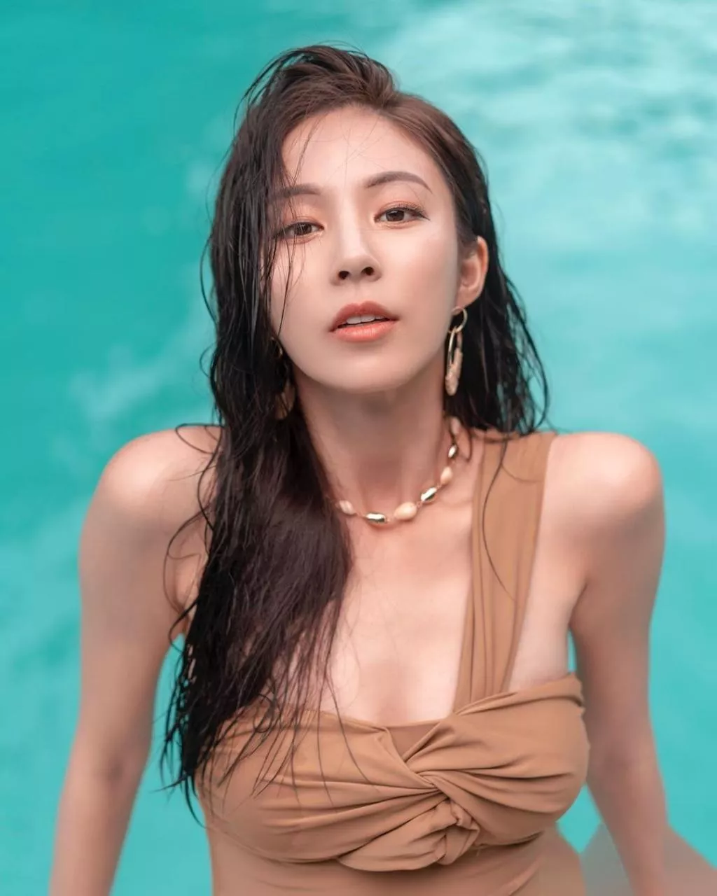 Gosh she's so pretty