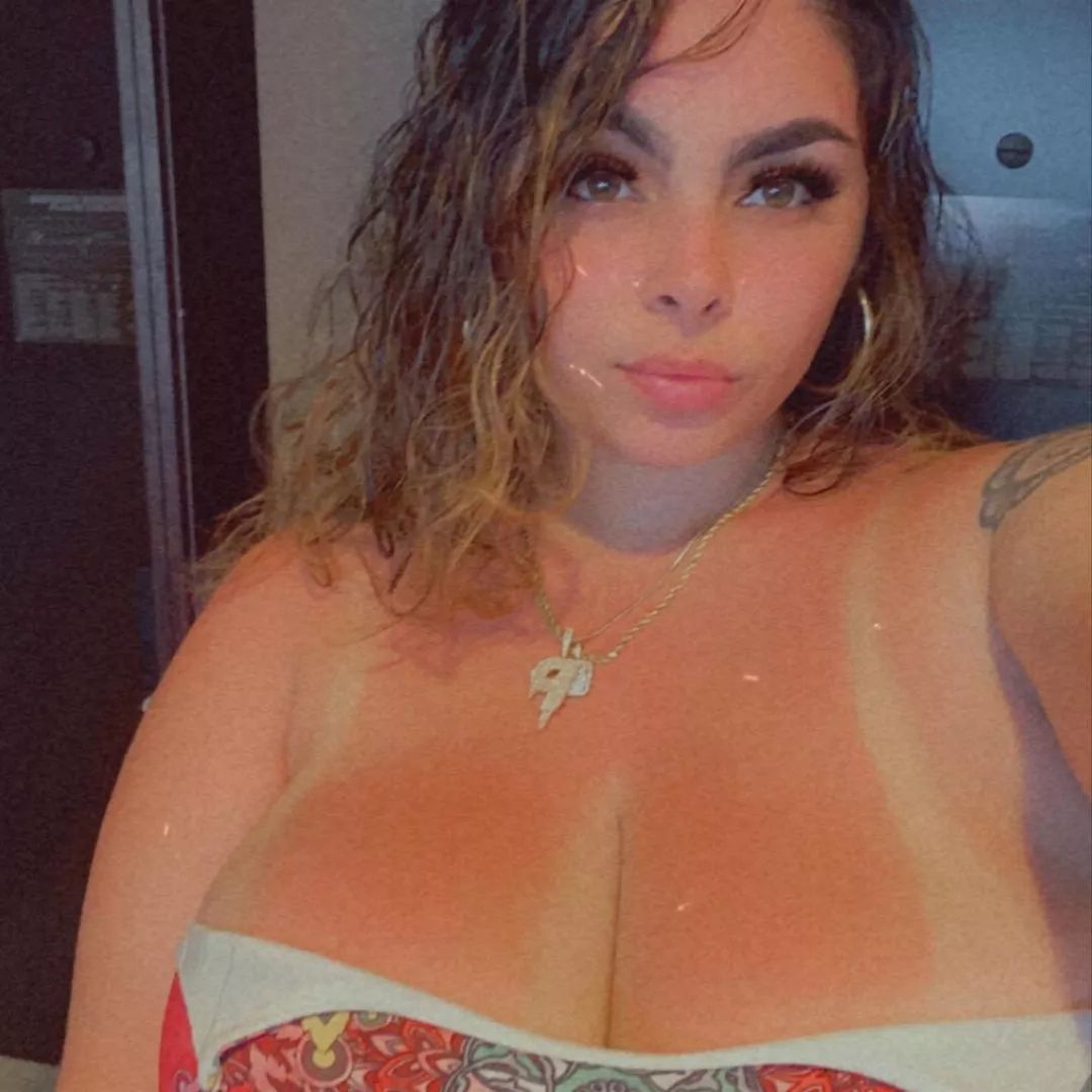 got a lil too toasty but hey my tits look good got a lil too toasty but hey my tits look good