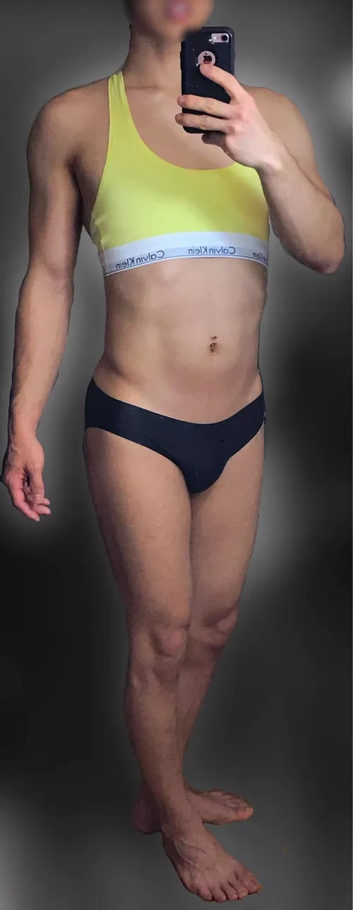 Got a new bra and panties 🥰 (if you like what you see, check out my vids on my profile and follow!)