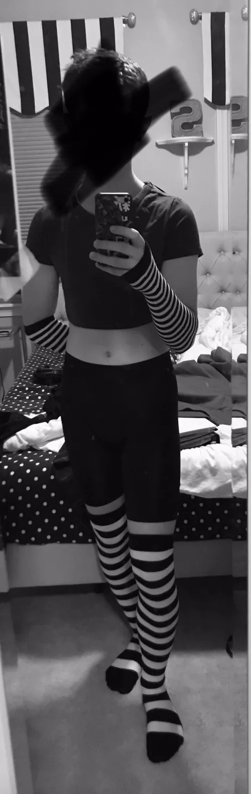 got a new crop top (≧∇≦) got a new crop top (≧∇≦)