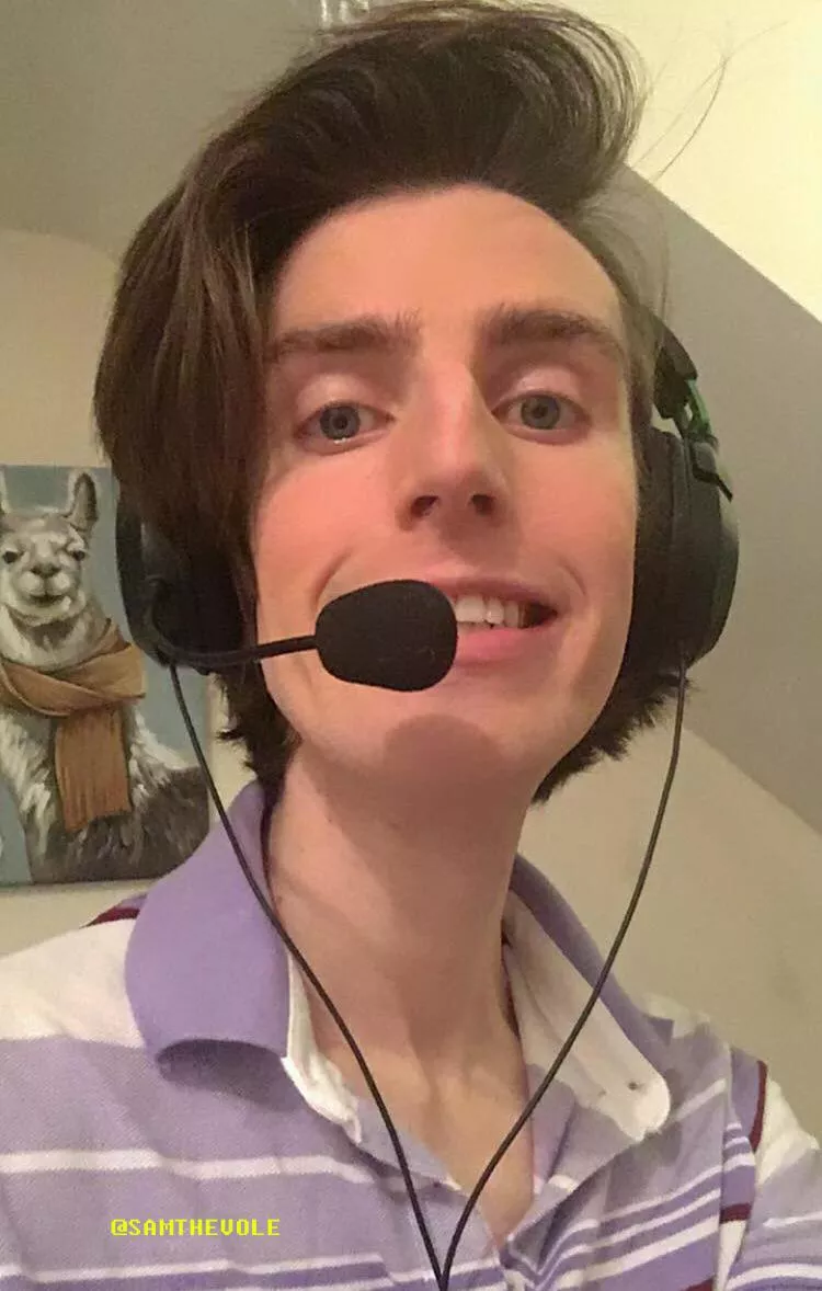 Got a new shirt to wear for my stream later! Thoughts? :)