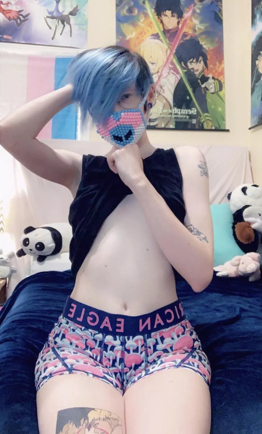 Got all my stuffies to keep me company ??