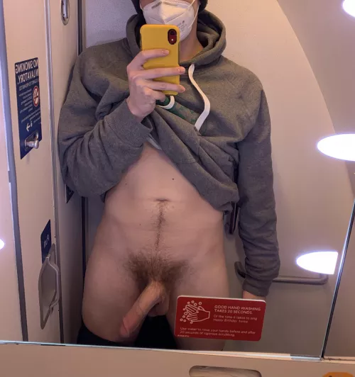 got bored on my 8 hour long flight… should i post the cumshot? 😈🍆