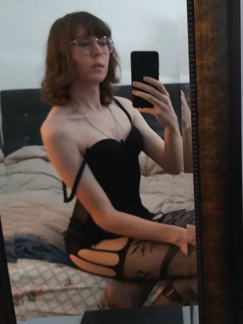 Got bored working from home, decided I'd just relax and be extremely hot instead