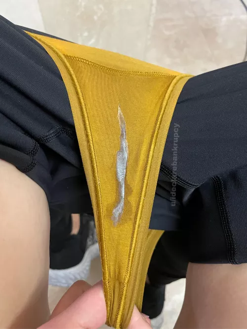 got home from a workout and found a little surprise in my panties! 🤩