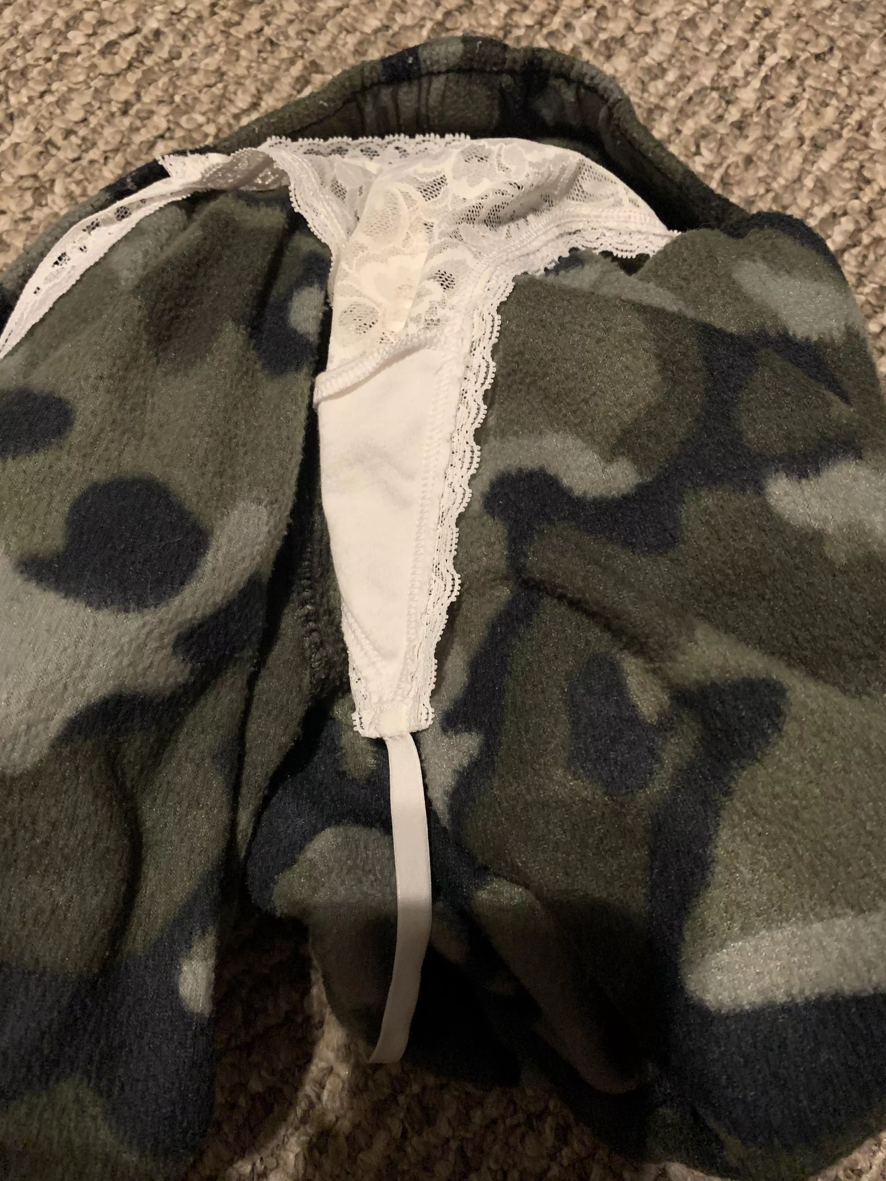 Got home from work and found these along with my girlfriend masterbating in the shower (pms open)