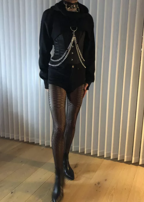 got my first corset and I never wanna take it off ☺️