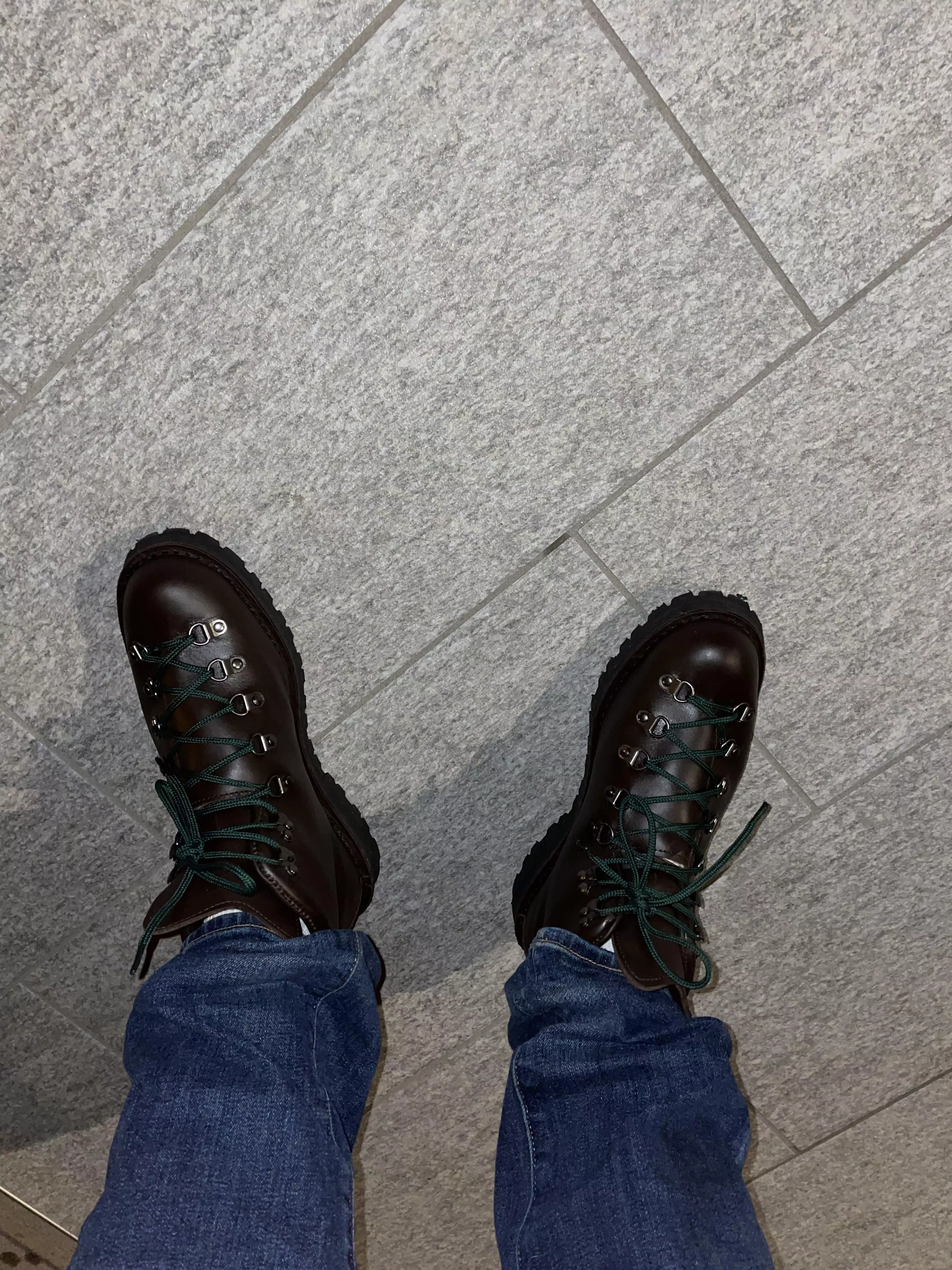 Got my mountain light II’s in the mail today. I love them. Gave them a good condition out of the box.