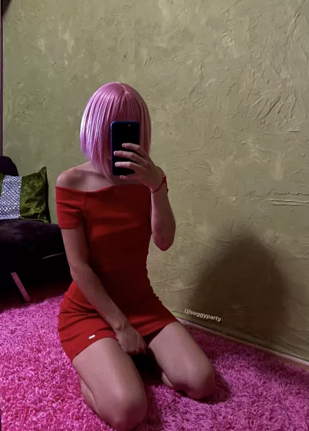 Got my red dress on tonight ā¤ļø