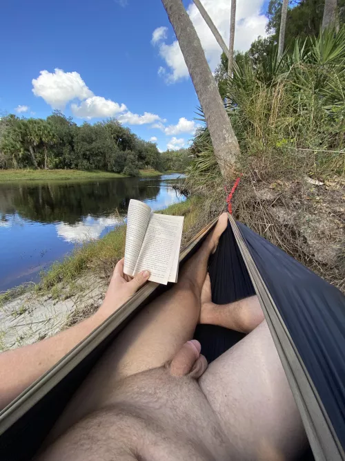 Got some King, got some peace, don’t got clothes