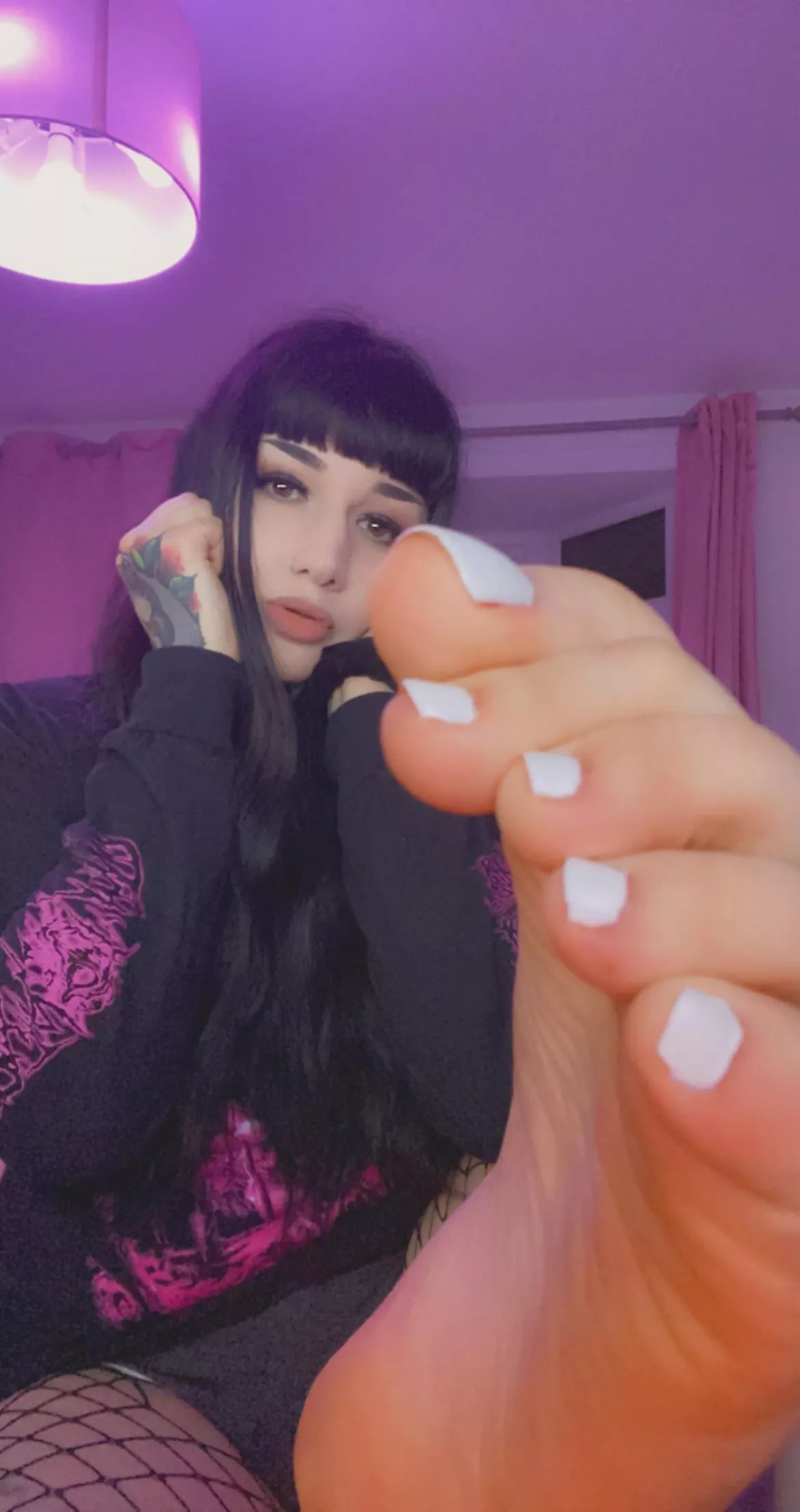 goth girl feet hit different goth girl feet hit different