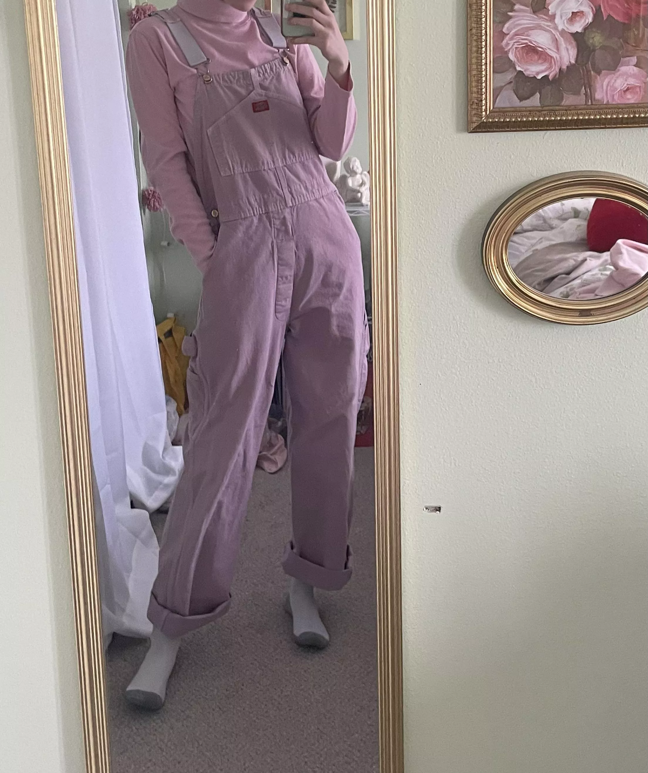 Gotta get bundled up so I can play in da snow!!!😋