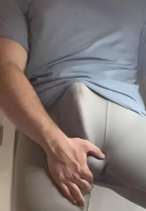 Gray spandex. The whole photo shoot was so hotβ¦.