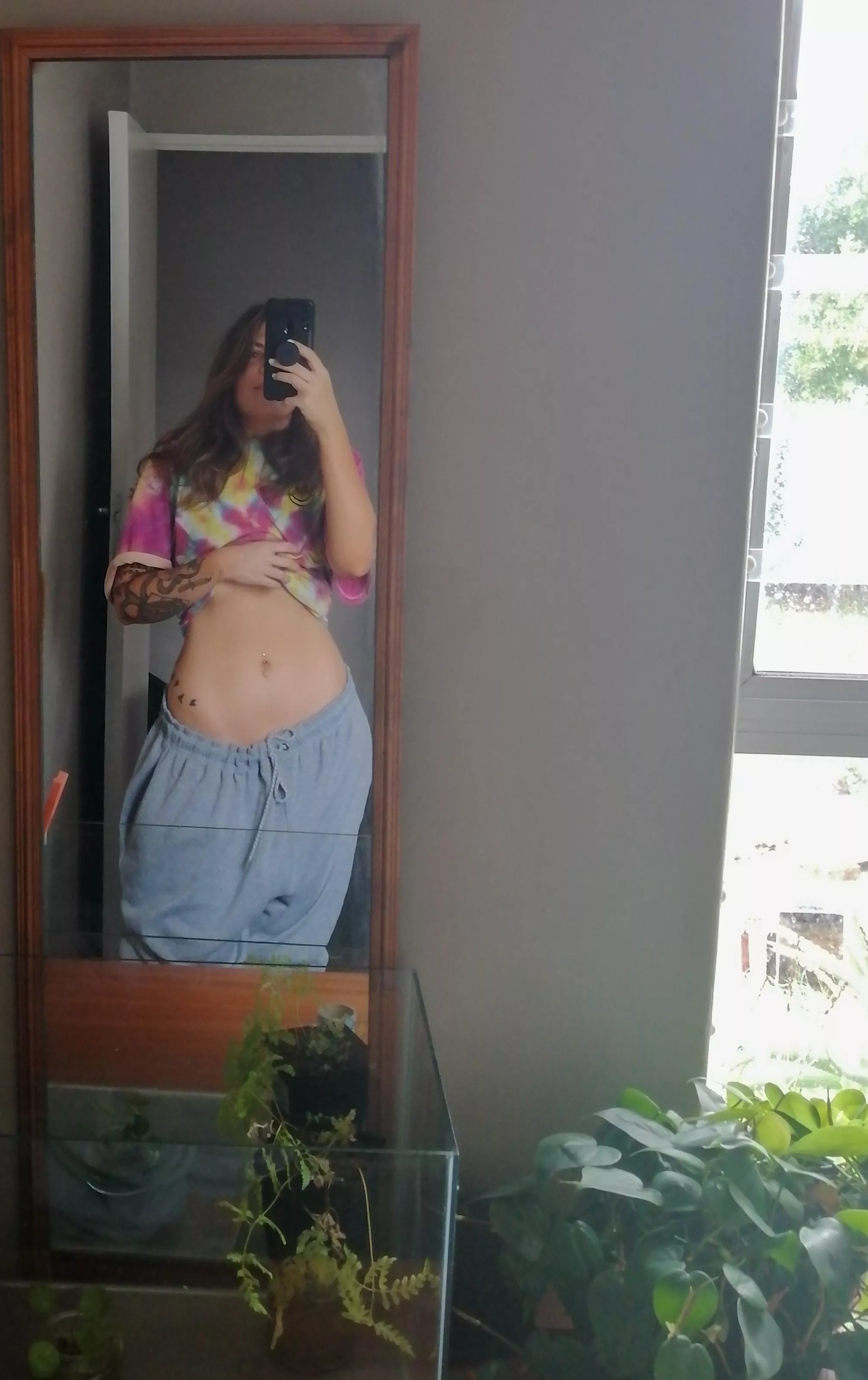 Grey sweat pants? Yes or no? Tell me ??