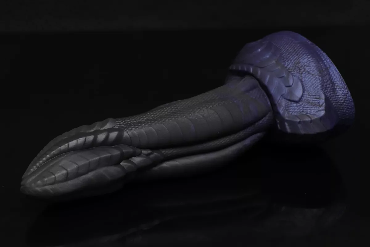 Guess I'll be waiting until April's customs drop for a custom Orochi, found this lovely S/M lad in the drop and just had to snag him! 😂😂😂