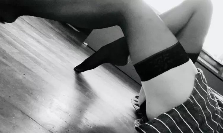 Guess the song from The lyrics βShe's got legs, she knows how to use theβ