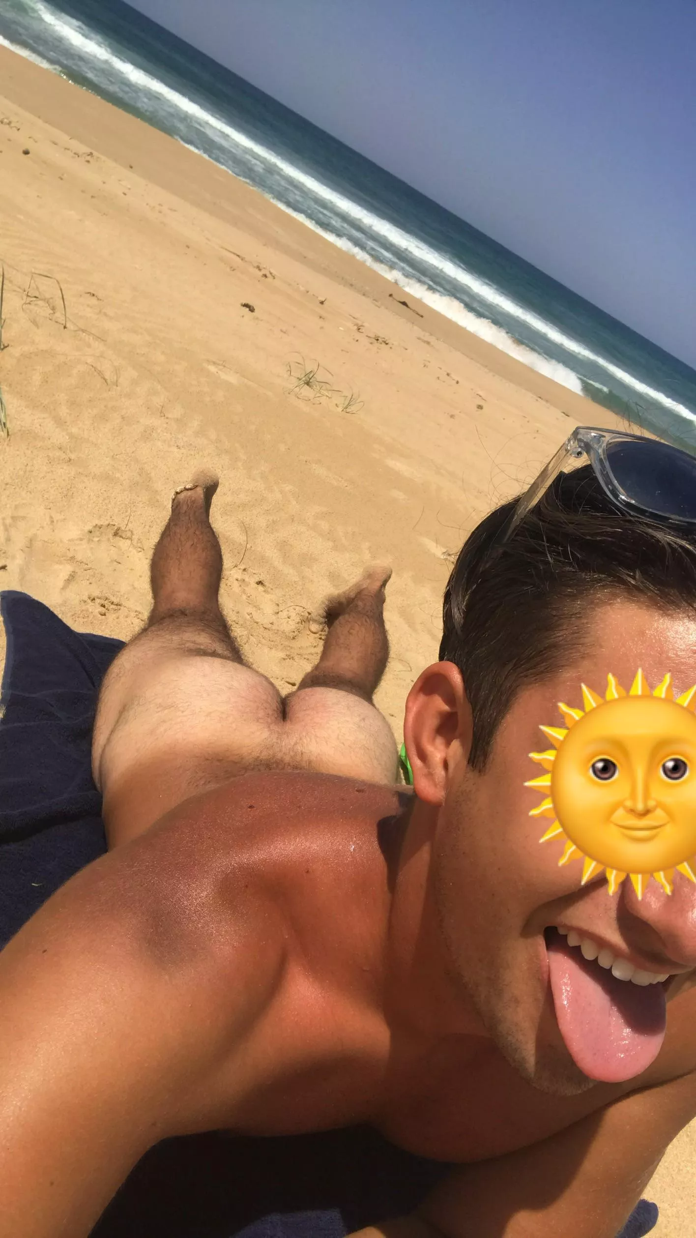 Guess what beach it is!! 💦🍑