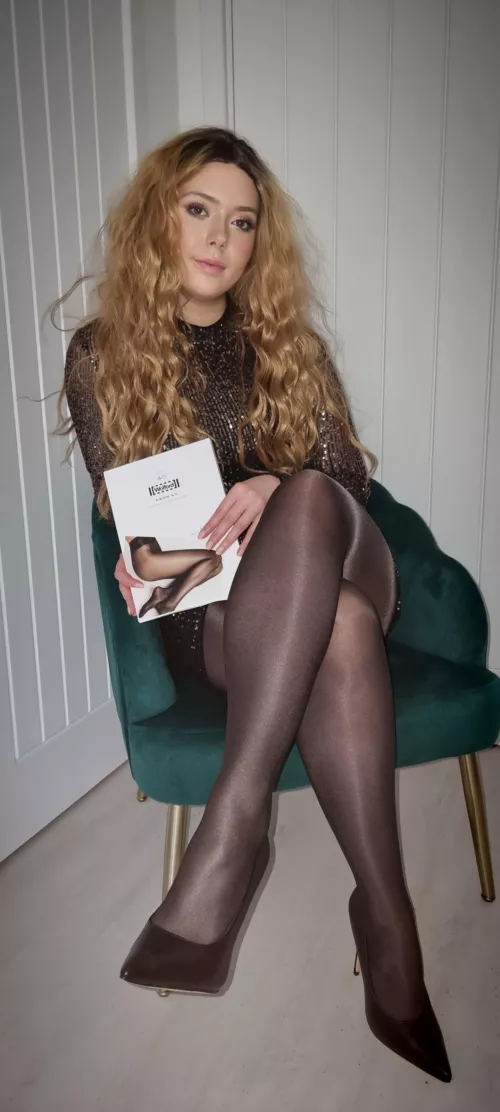 Guess what tights I'm wearing ๐ค Guess what tights I'm wearing ๐ค