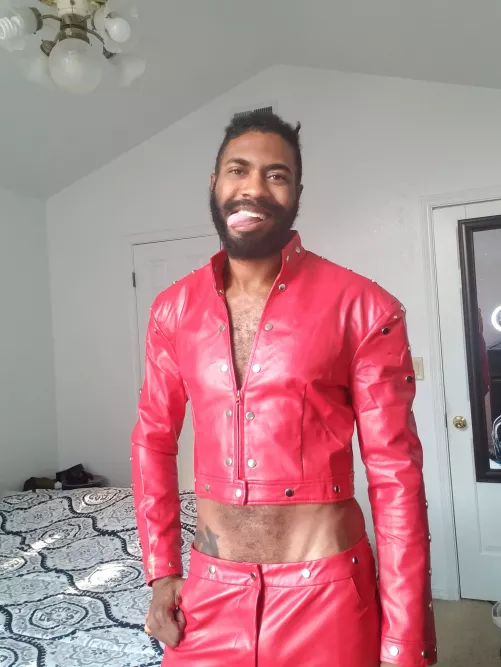 Guess who I am. Right answers can get a pic of me of their choice