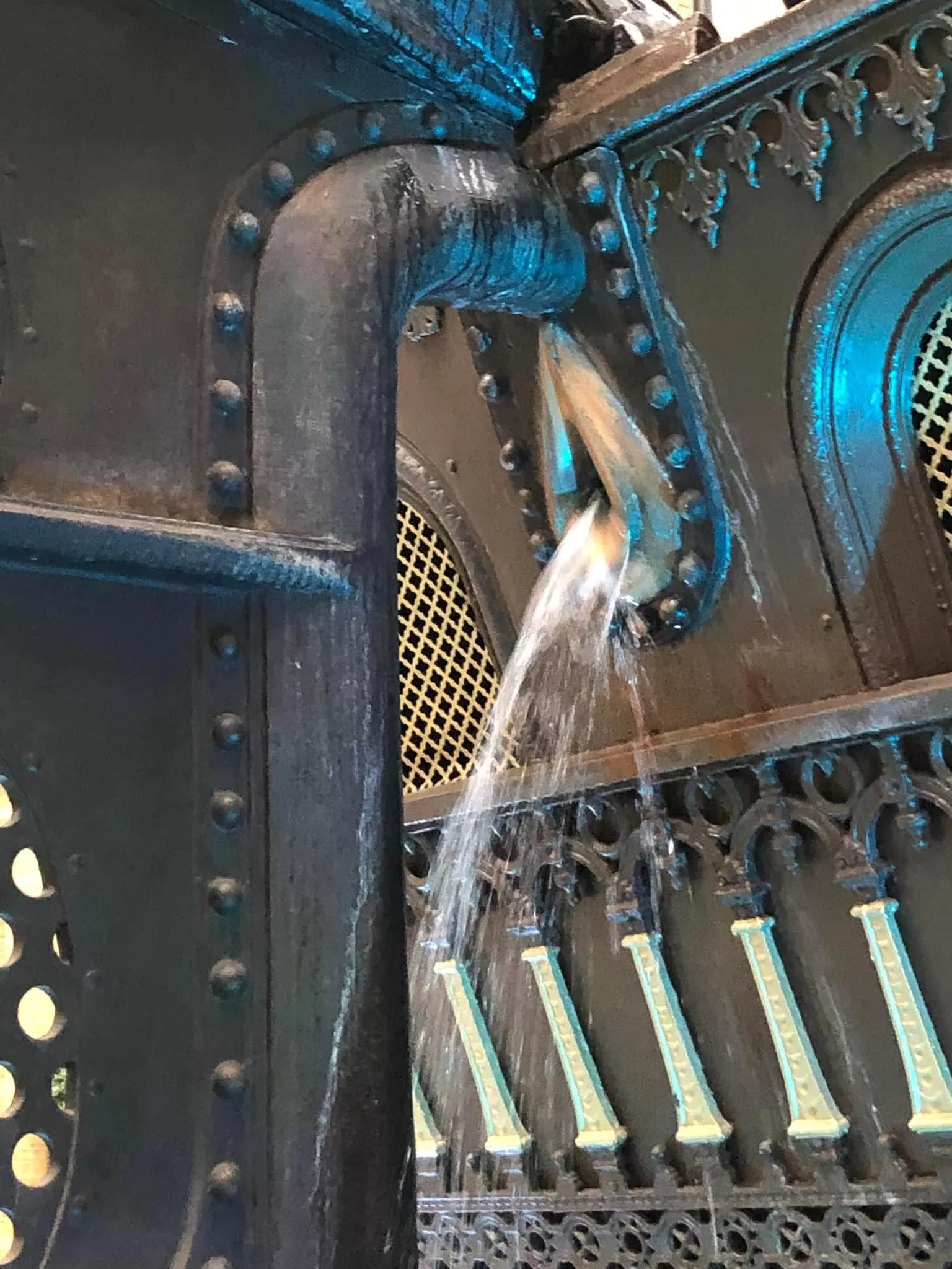 Gushing Gushing