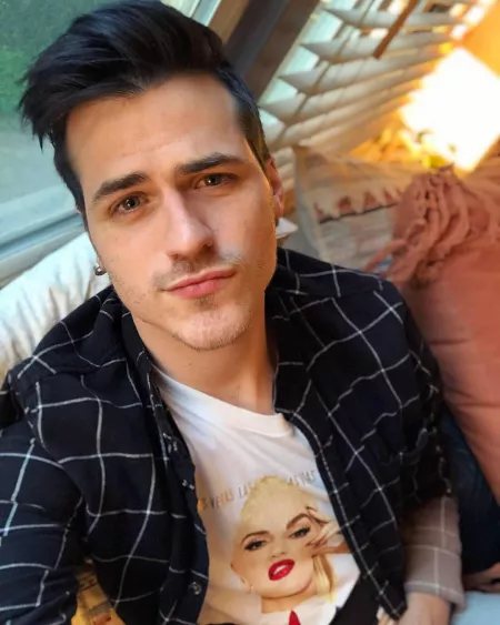 Gweny gwen gwen Gweny gwen gwen