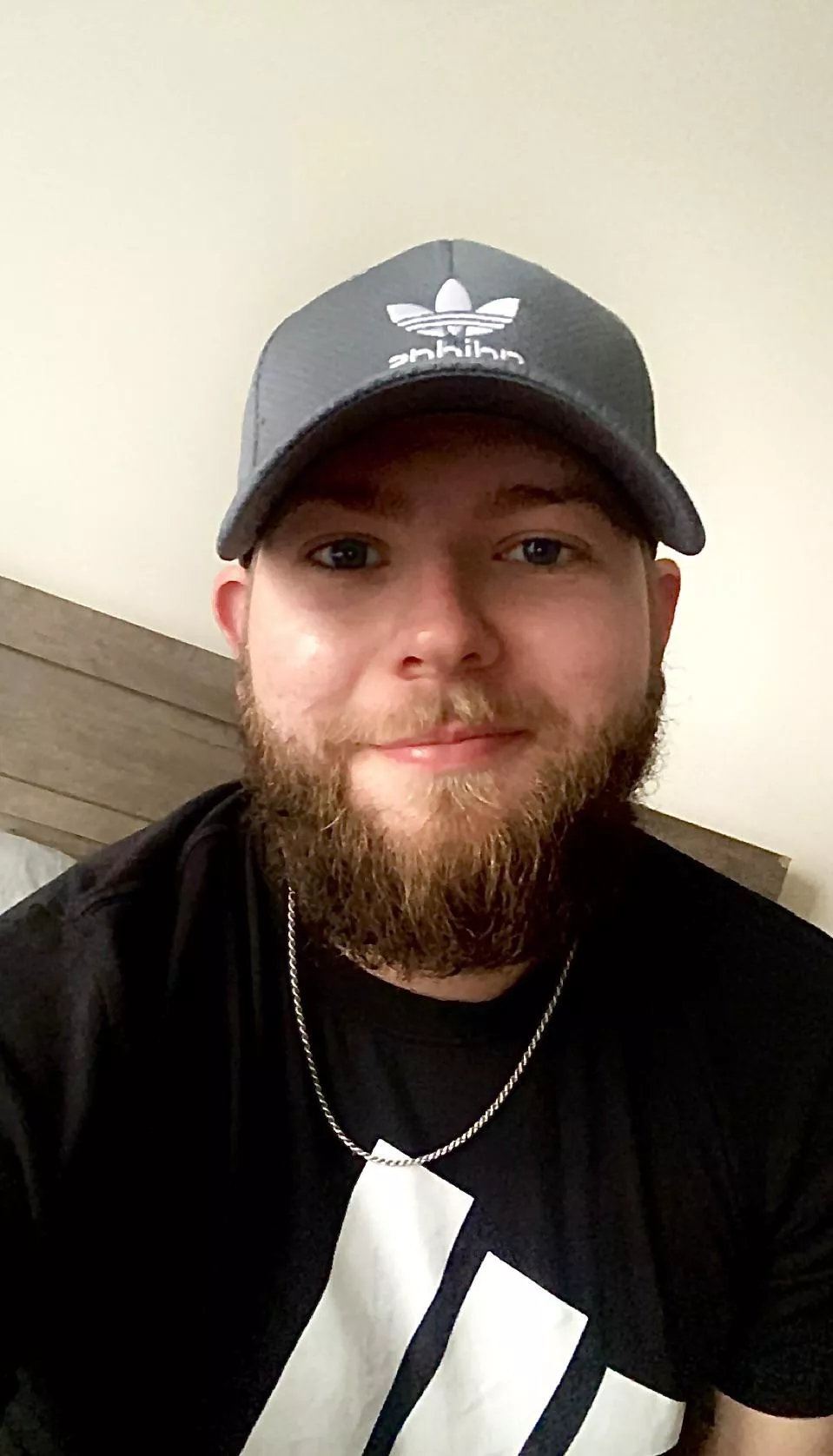 Gym - went. Shower - taken. Relaxing - In progress. Hope you’ve all had a good Monday bros! 🤙🏼